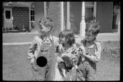 1994_Chilren with their pets , happy and well groomed ,Scioto farms, Ohio