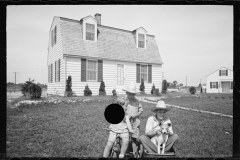 2096_Family of  first homesteaders at Decatur Homesteads, Decatur, Indiana