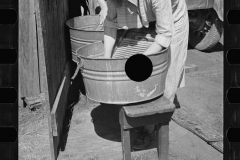 2178_Women washing clothes, Crabtree Recreational Project, near Raleigh, North Carolina