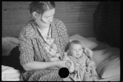 2240_ Mrs  Louis Lynch and small child, tract no. 189, Johnston County, North Carolina