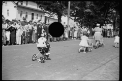 2302_Childrens' tricycle race, the fair, Albany, Vermont.