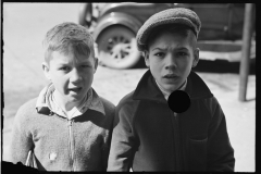 2502_ Newspaper boys ,  Jackson Ohio