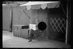 2583_Stable man at the Eastern States Fair, Springfield, Massachusetts