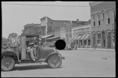 2595_Street scene, Greensboro, Alabama