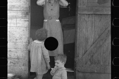 2660_Part of migrant agricultural worker's family near Belle Glade, Florida