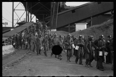 2731_Miners changing shift, Birmingham, Alabama