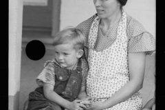 2895_Mrs Webber, friend of Mrs. Hallett, wife of resettled farmer, Tompkins County, New York State