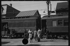 2920_Passengers departing  Hagerstown railroad station, Maryland