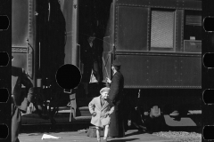 2922_Passengers arriving at  Hagerstown railroad station, Maryland