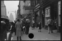 3080_Street_band_on_sidewalk,  8th avenue  between West 19th and 20th , New York City