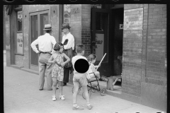 3127_Children playing on the street, Aliquippa, Pennsylvania