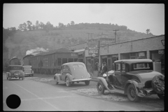 3728_Locomotive  hauling  coal through  Osage, West Virginia