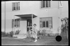 3798_Wife with hose pipe , Greenbelt, Maryland