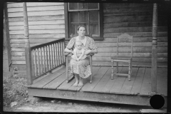 3825_Coal miner's wife and child, Mohegan, West Virginia