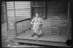 3826_Coal miner's wife and child, Mohegan, West Virginia