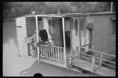 3846_  Family living on riverboat, Charleston, West Virginia.