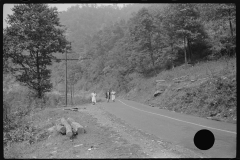 3863_Miners' wives  with groceries Mohegan, West Virginia