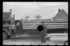 3931_Unloading wall of prefabricated house , Roanoke Farms Project, North Carolina