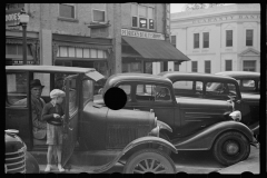 3937_Farm family in town, Model T , Washington, North Carolina