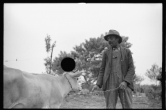 3964_Nat Williamson, first black-American to receive a loan for tenant purchase . North Carolina]