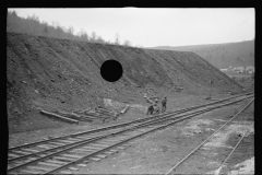 4093_Miner's sons with  salvaged coal