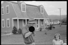 4149_Tygart Valley homesteader and family, West Virginia