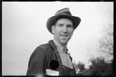 0146_man from Nicholson Hollow ,working  near a  summer resort in  Shenandoah National Park, Virginia