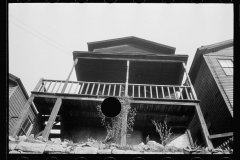 0187_Backyard , squalid housing Hamilton County, Ohio