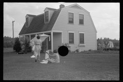 0560_Washing day , Tygart Valley Homesteads ,West Virginia