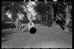 0563_Relaxing in the park, Minneapolis, Minnesota