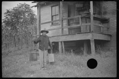 0756_Man with rudimentary yolk ,unknown location