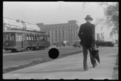 0945_Pedestrian, 12th Street , Washington DC nr Pennsylvania Avenue