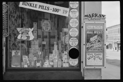 1010__Drug Store , Jackson, Ohio, Sunday afternoon