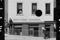 01562_Vantage points for Cincinnati's sesquicentennial parade, Ohio