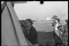 2960_Part of the  line in a camp for white flood victims, Forrest City, Arkansas