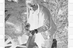 0118_Chopping wood for the schoolteacher, Shenandoah