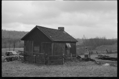 1206_Undefined  wayside shack, home  , unknown location