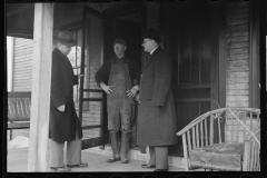 1276_Probably resettlement officials speaking with client. Possibly Ohio