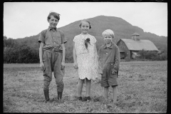 1671_Well attired children ,   Vermont