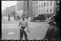 1685_Newspaper seller ,  Washington D.C.