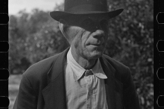 1767_Florida orange picker, Polk County,Florida