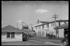 1898_Harbourside lunch cafe and fish wholesalers , Maine