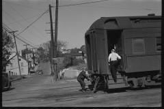 1917_Train boarding , Hagerstown Maryland