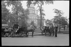 1946_Tourist carriages , Quebec City