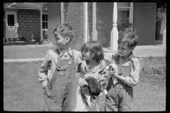 1994_Chilren with their pets , happy and well groomed ,Scioto farms, Ohio