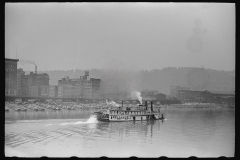 2046_ River boat , Pittsburgh, Pennsylvania