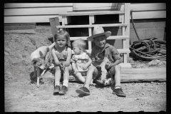 2098_Family of  first homesteaders at Decatur Homesteads, Decatur, Indiana