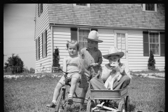 2099_Family of  first homesteaders at Decatur Homesteads