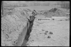 2413_ Digging trench, Greenhills Project , Black-American labour