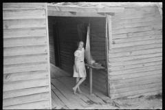 2531_  Possibly daughter of Alabama cotton  sharecropper ,